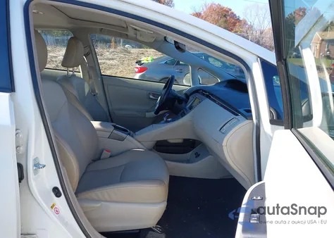 2014 Toyota Prius Four z USA, uszkodzony, nr VIN JTDKN3DU8E1825696